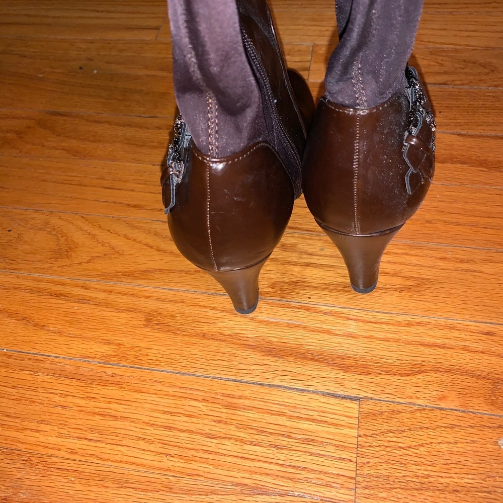Boots - Picture 4 of 7